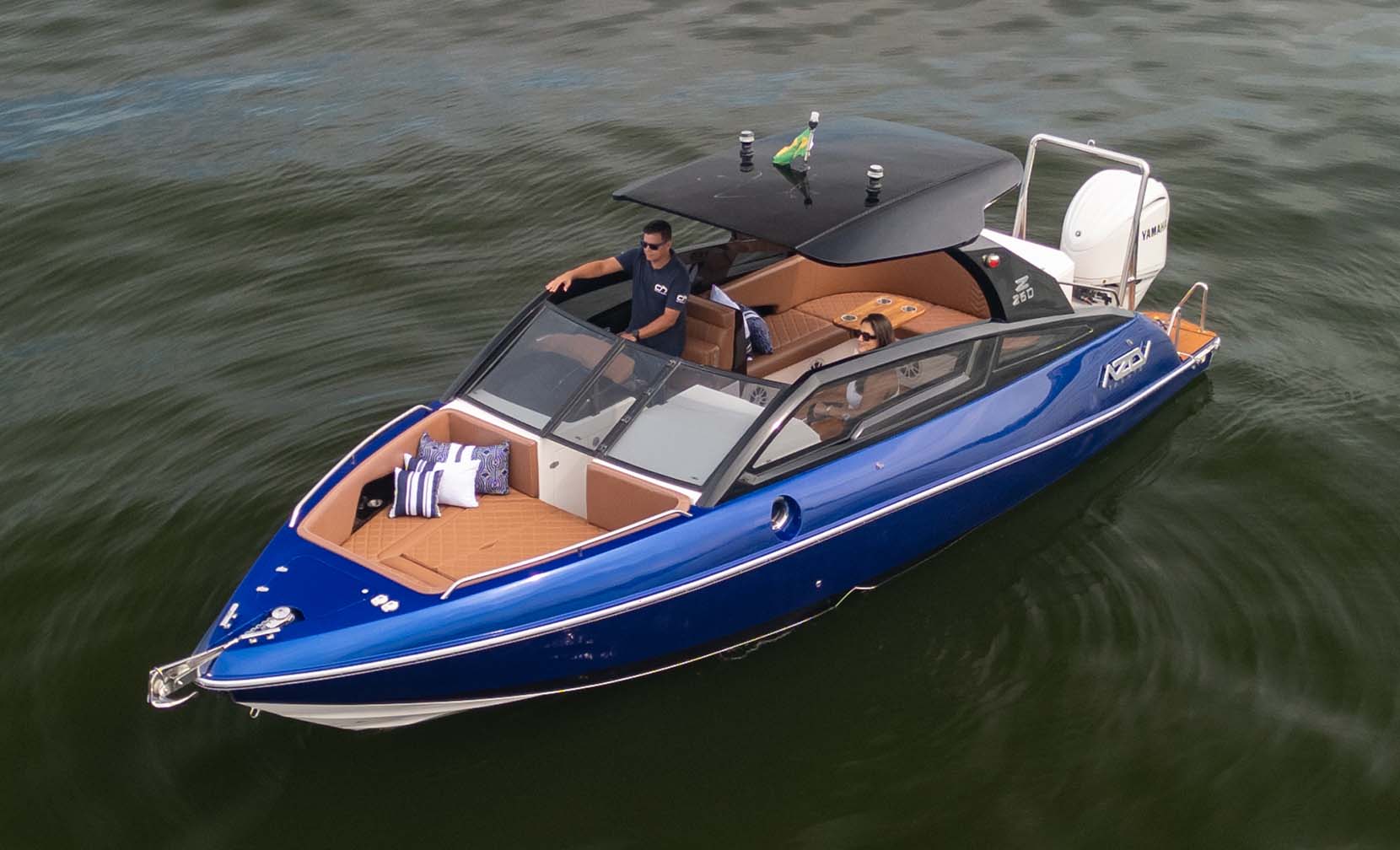 Desempenho, conforto e sofisticação: Azov Z260 Open impressiona em teste na Baía de Guanabara